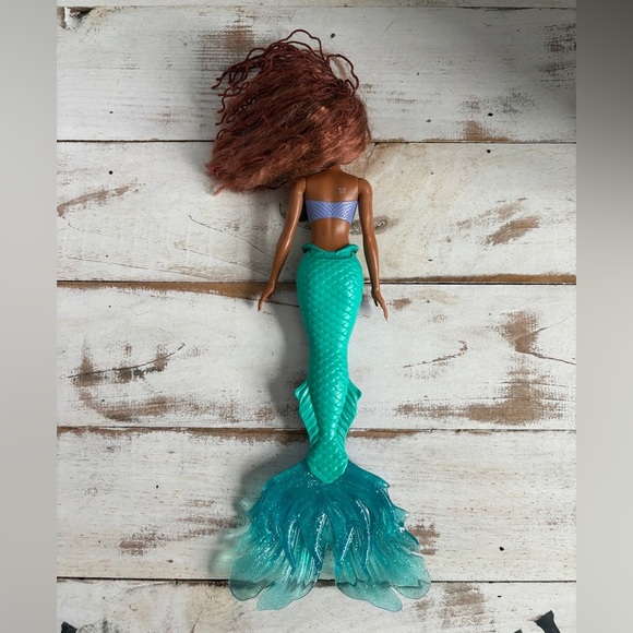DISNEY Ariel The Little Mermaid collectible doll Halle Bailey live action 2022 - Picture 7 of 10